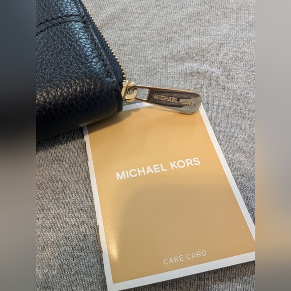 Michael Kors wallet - Picture 3 of 4
